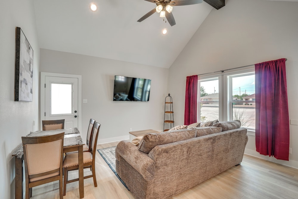 Brand-new Home 2 Mi to Shannon Med Center!
