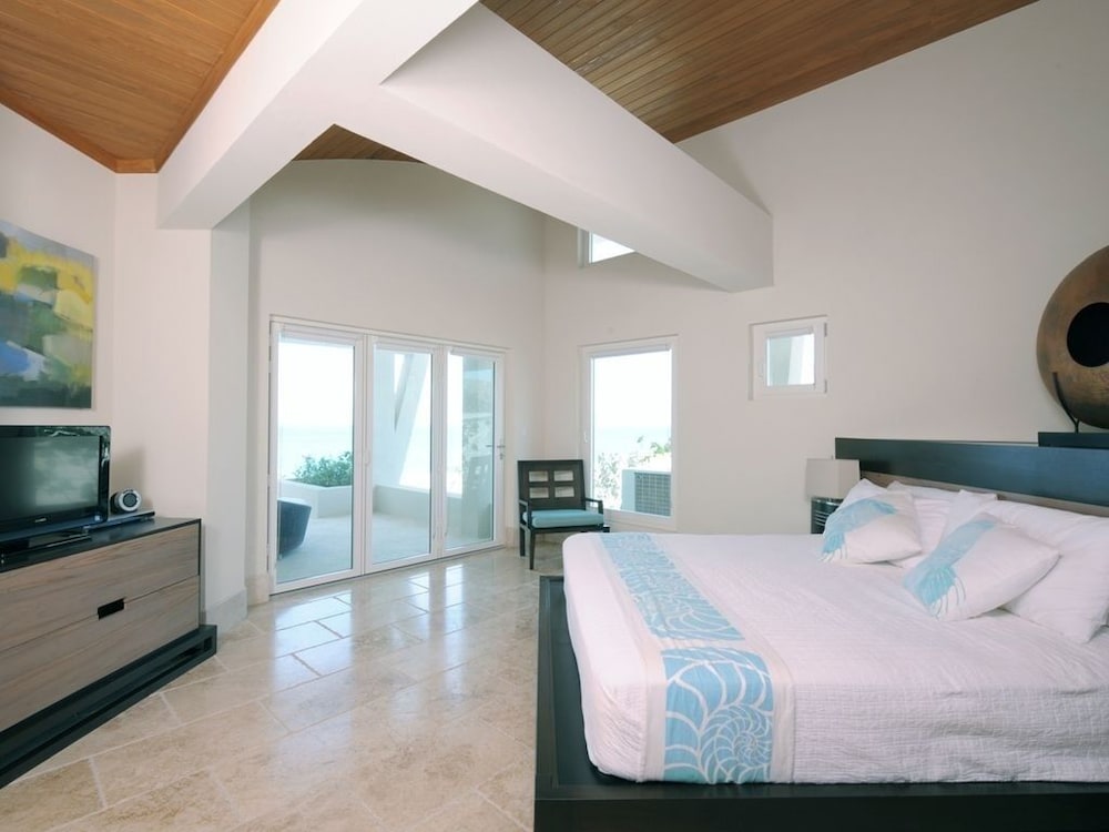 Eleuthera Vacations - Sky Beach Club Villa Waterfall 1 4 Bedroom Villa - Property Image 2