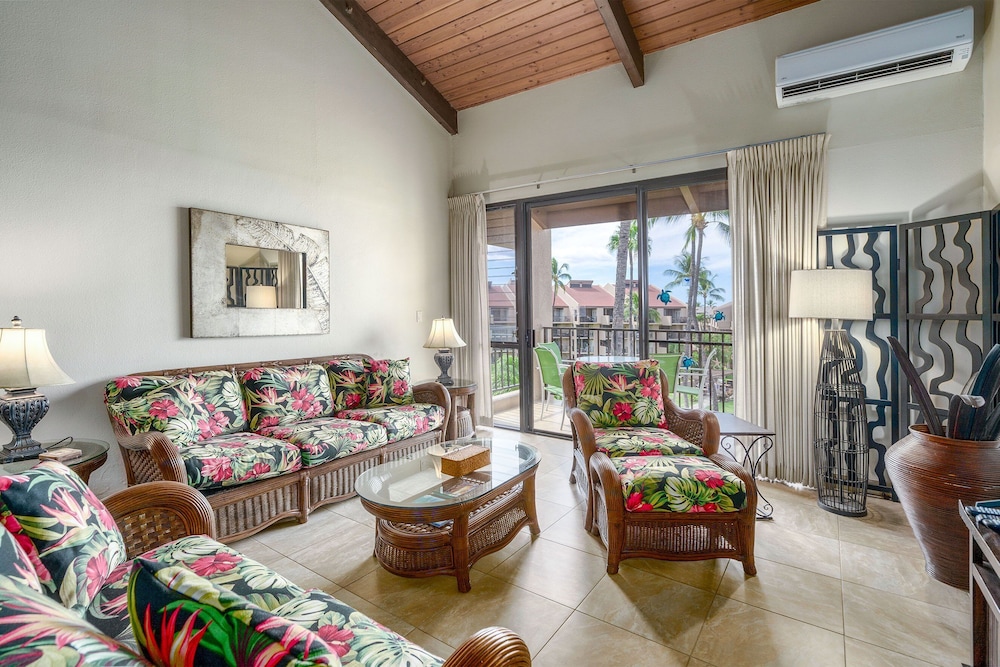 Kamaole Sands 2-406 - Luxurious Renovation - Penthouse Ocean Views - Split AC