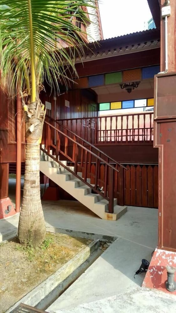Traders Villa