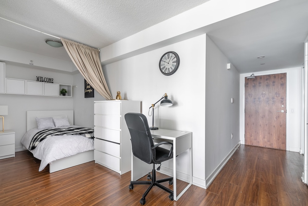 Royal Stays Condominiums - Downtown