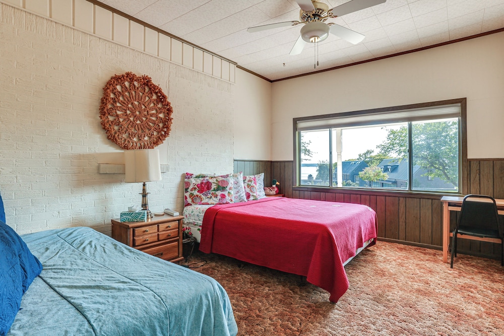Walk to Marina: Family Home w/ Yard in Kingston