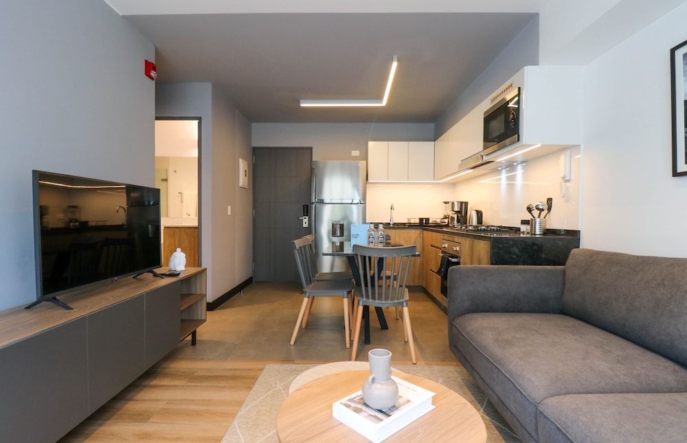 w Exceptional 2BR w Amazing View in San Isidro