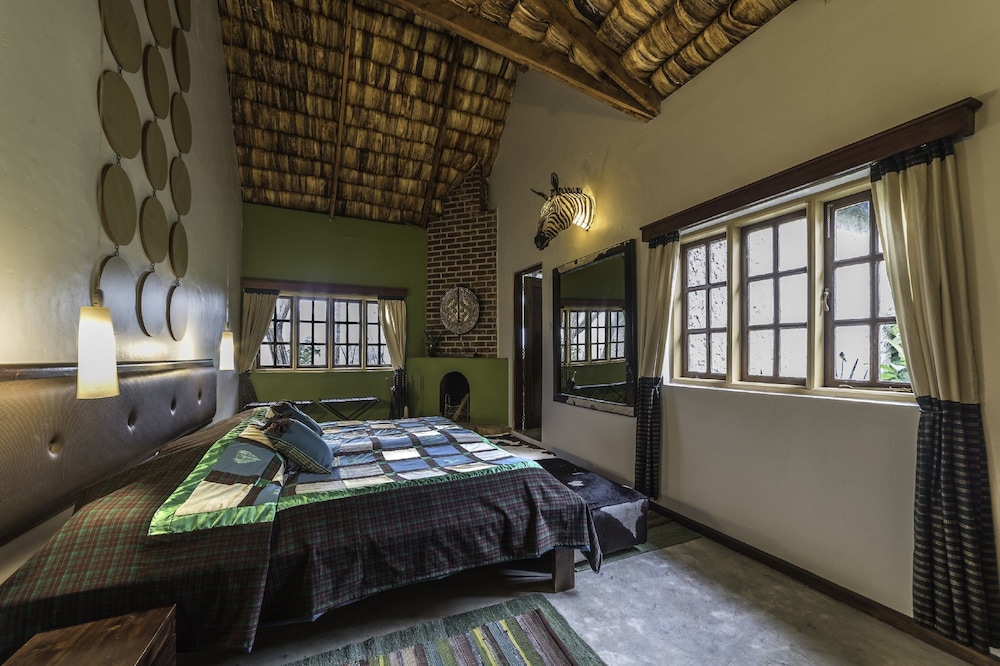 Hatari Lodge