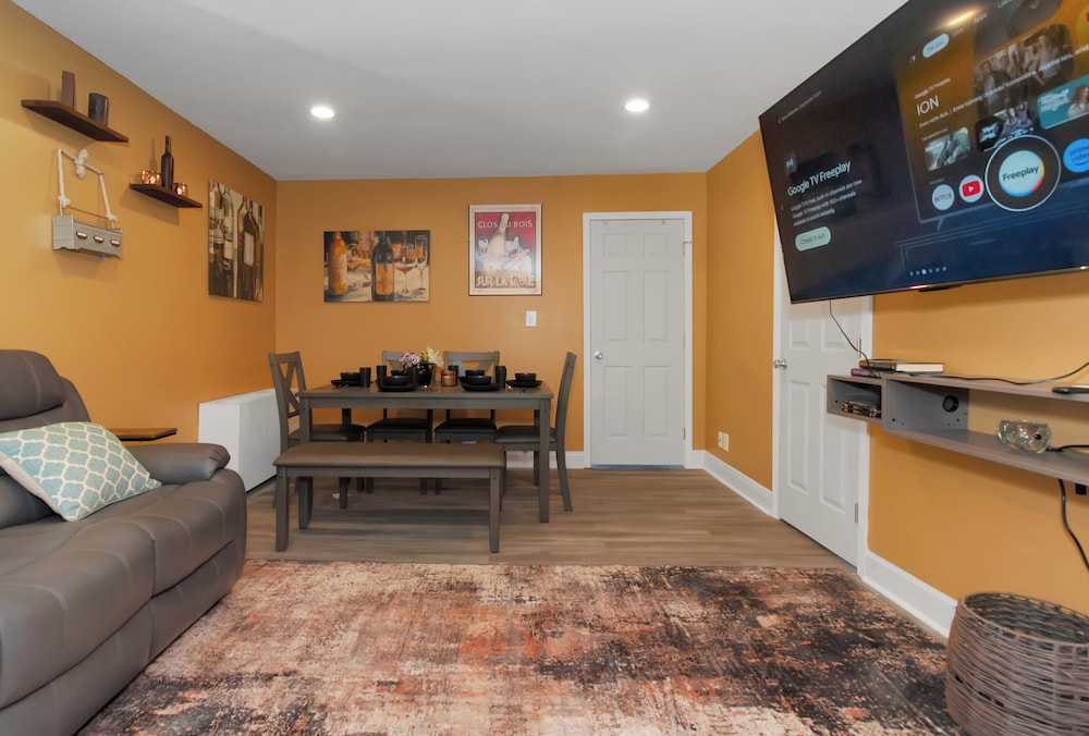 Spacious 3BR Condo in DTWN