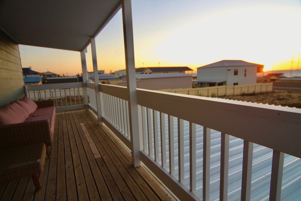 Saltwater Breeze - Ocean Views 5BR Beach House