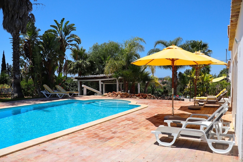 Idyllic Farm House With Huge Garden for 14pax