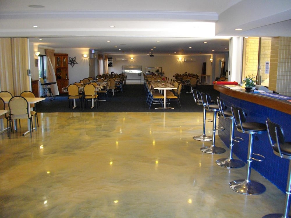 Kurrmine Beach Motel
