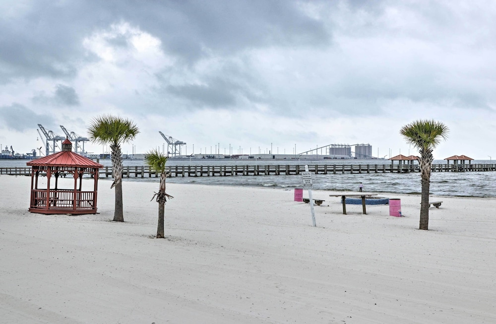Gulfport Home w/ Deck & Grill, Walk to Beach! view 5