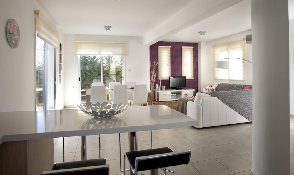 Protaras Villa Chateau Blanc - Platinum Collection