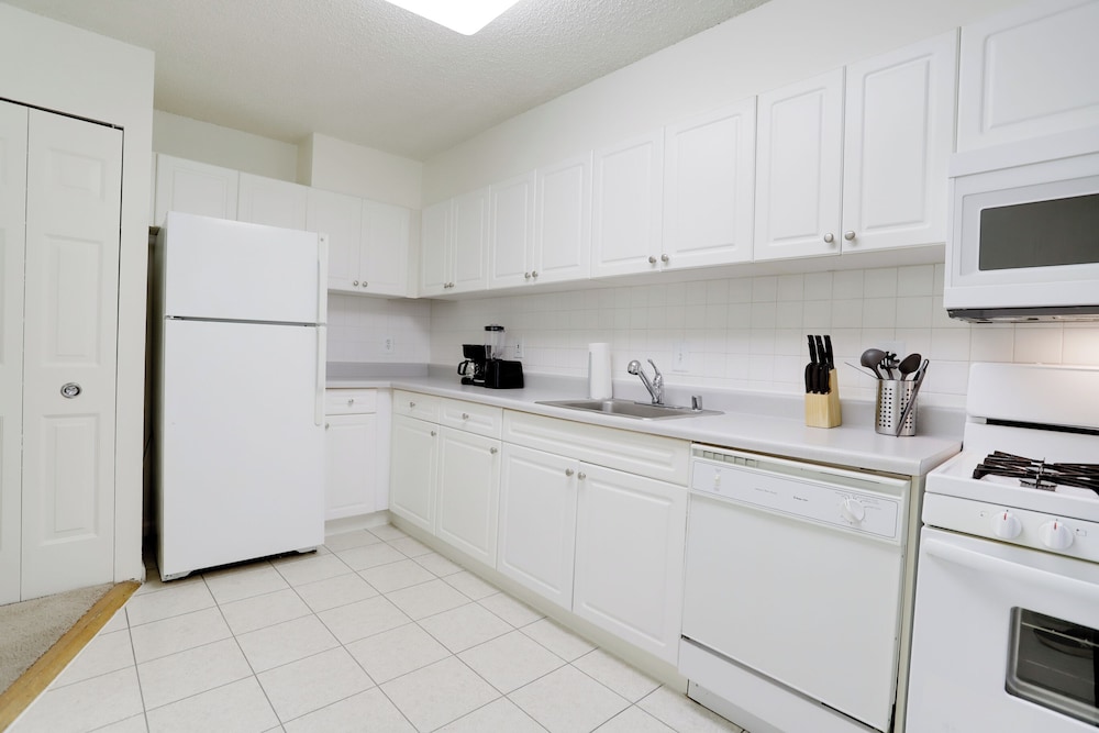 DC Airport Metroline Apartments