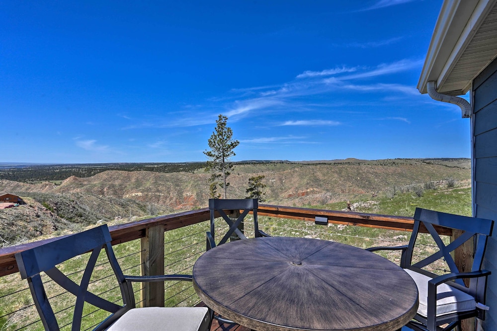 Cozy Black Hills Home on 13 Acres w/ Deck & Views! view 5