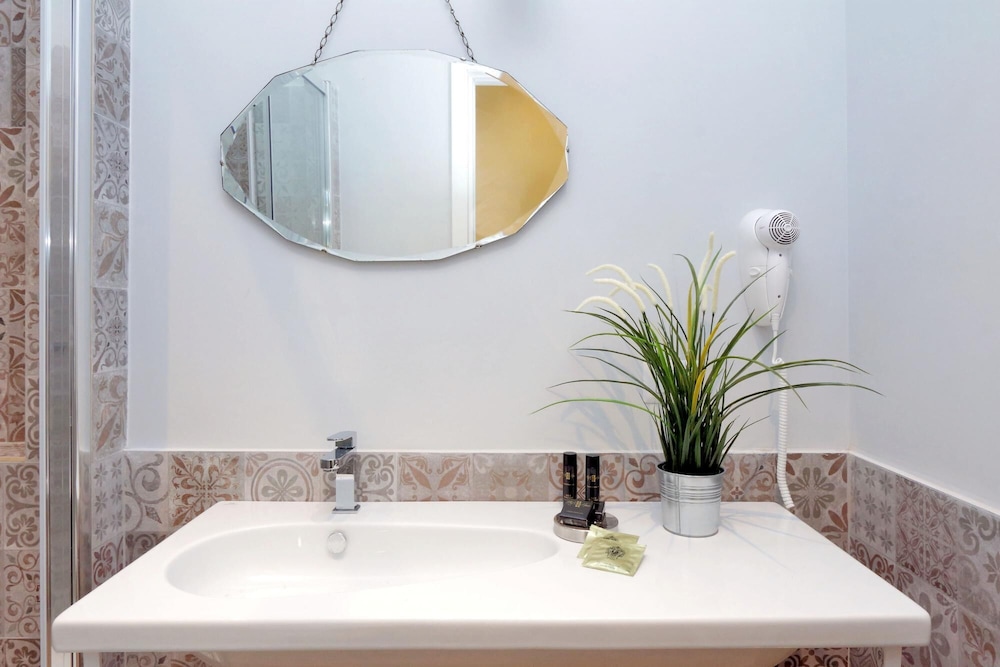 Rm-h501-pale6h3 Monti Apartments - M12