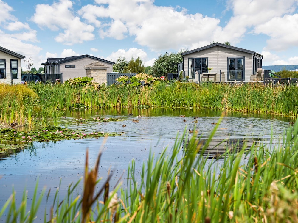 Number 8 Lakes View