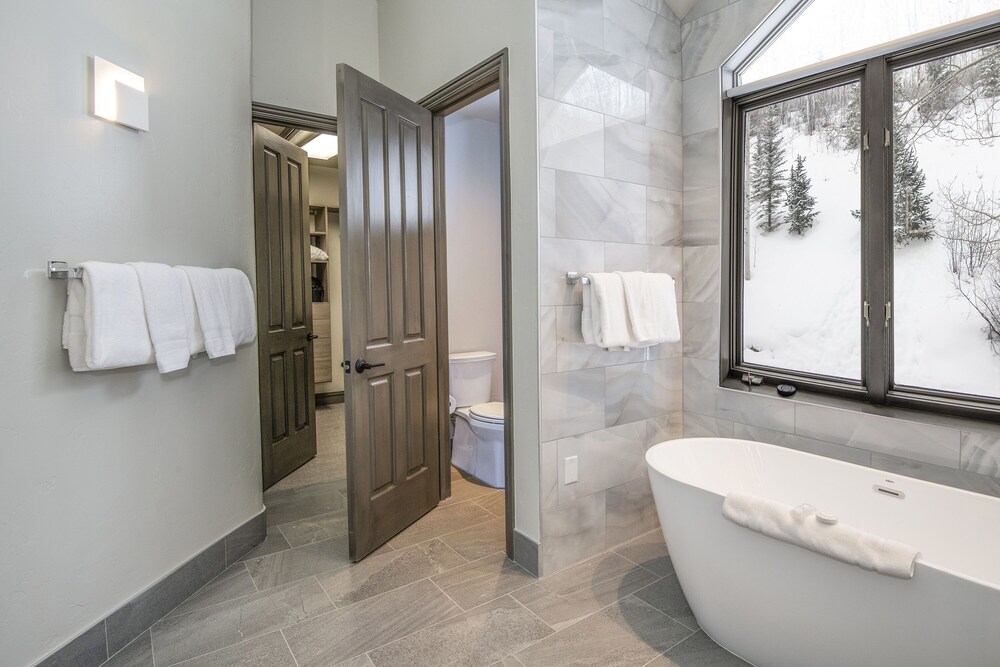 Ski In Ski Out Townhome in Rocky Mountain Access to Elkhorn Chairlift by RedAwning