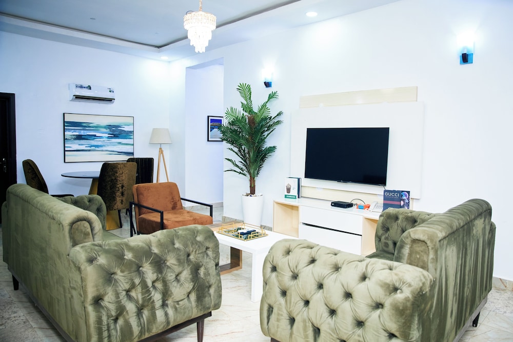 The12 by Naji Resort