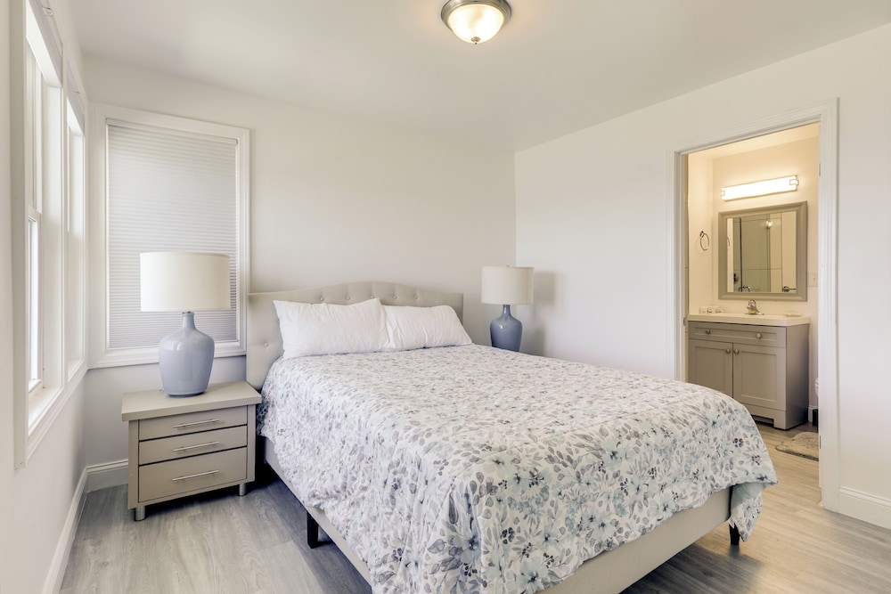 Oceanfront Cottage on Cape Cod Bay w/ Game Room