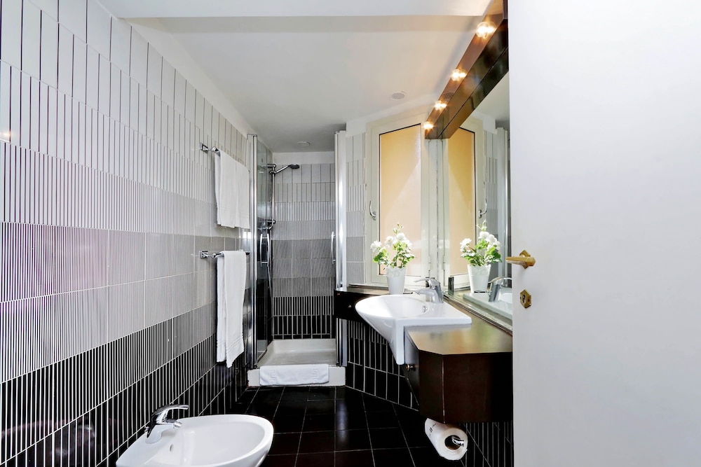Monti Charme - My Extra Home