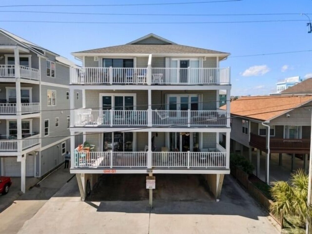 Laid Back By The Sea, Steps From The Beach With Amazing Ocean Views by RedAwning view 3