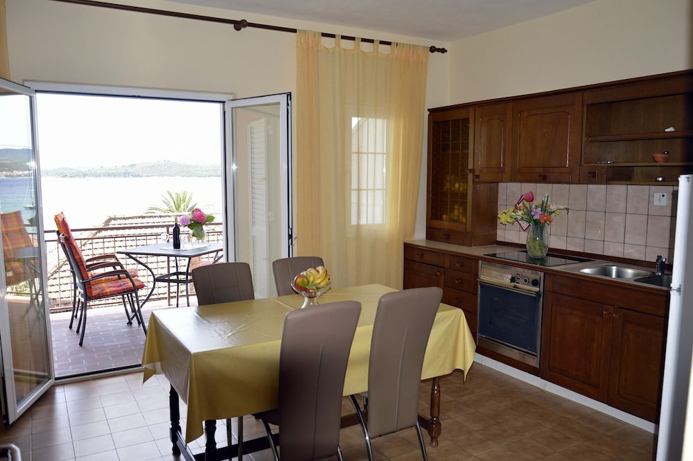 Zdravko - Comfortable & Close to the sea - A3 view 5