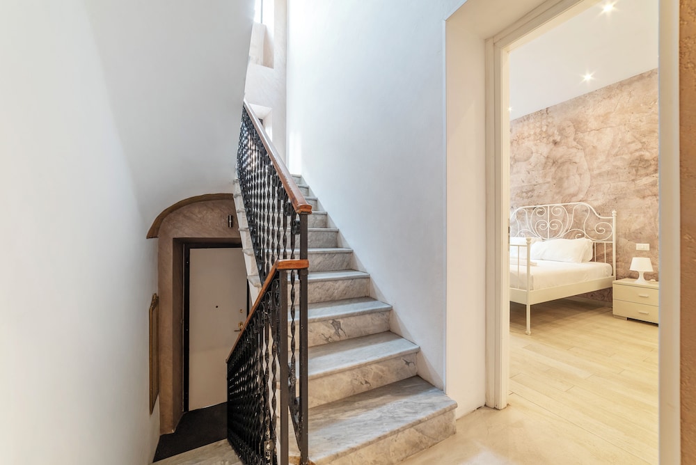 Major 93 Guesthouse