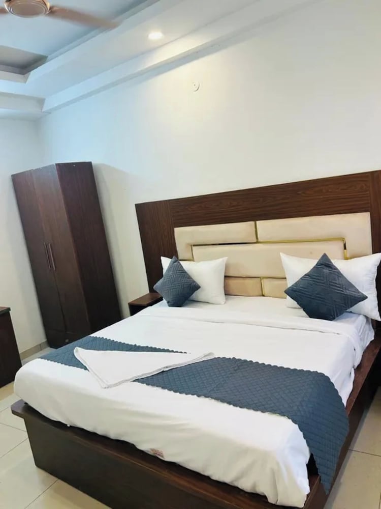 Fabhotel Satya