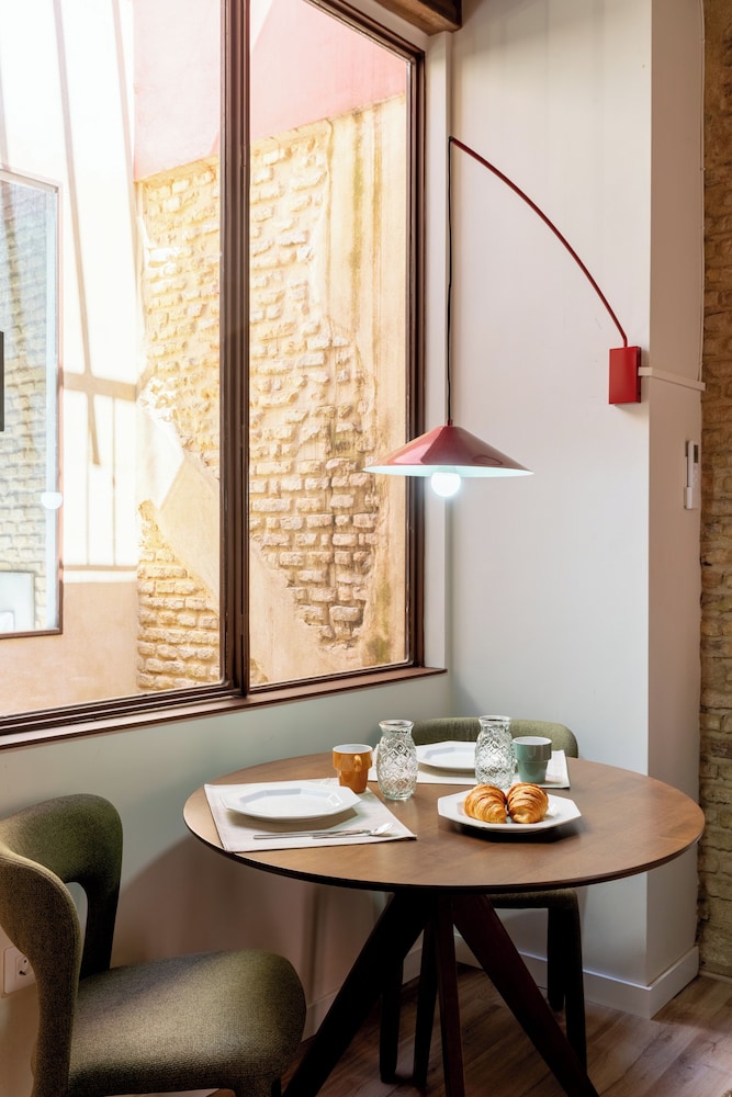 One&Lux Casa Barrabas