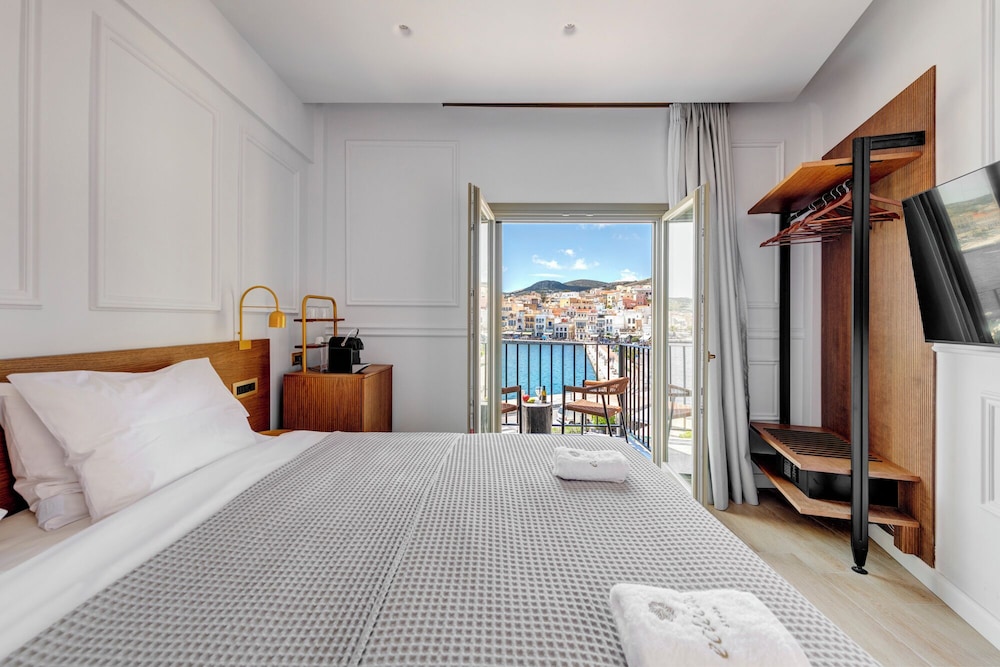 Eclectic Syros