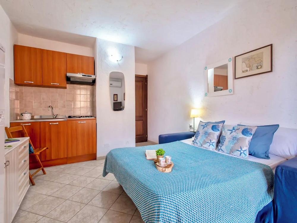 Residence in Marinella just 300 mt from the sea