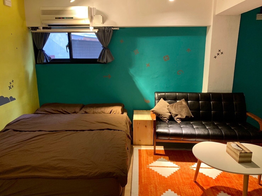 Leo ho Hostel
