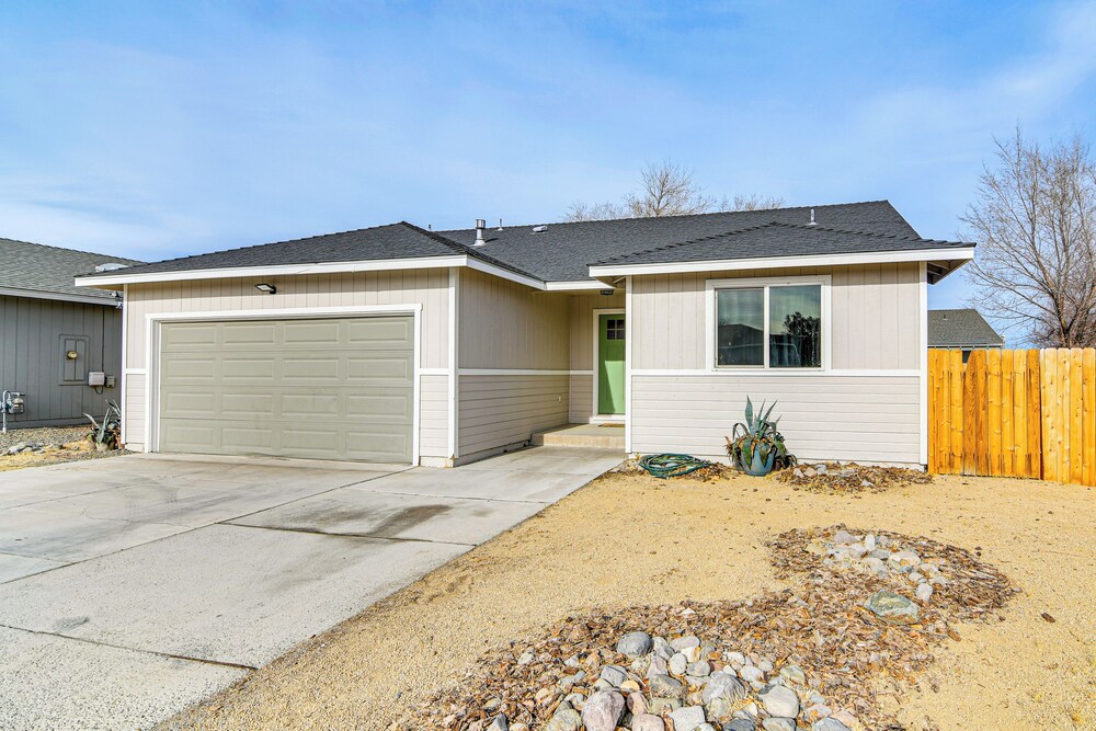 1 Mi to Pioneer Crossing Casino: Fernley Retreat!