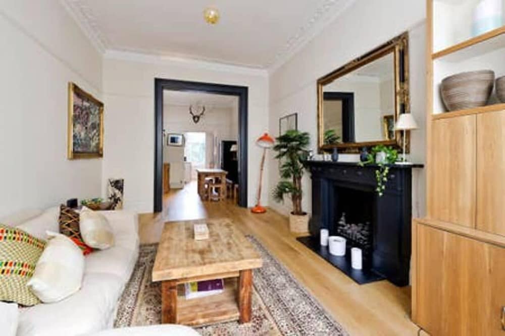 2-bed Apartment in Paddington Near Hyde Park