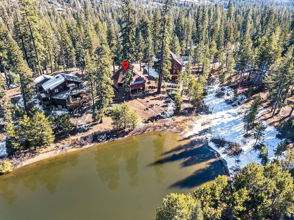 Pet Friendly Mountain Getaway - Vh16 3 Bedroom Home by Redawning view 5