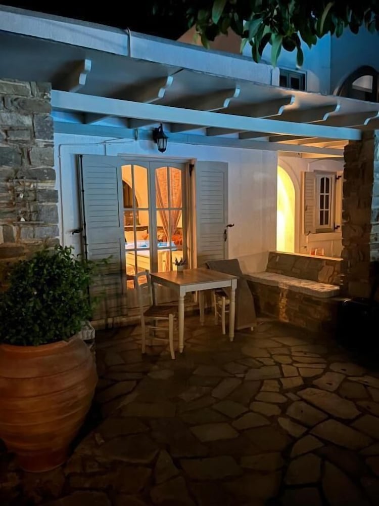Casa Paros