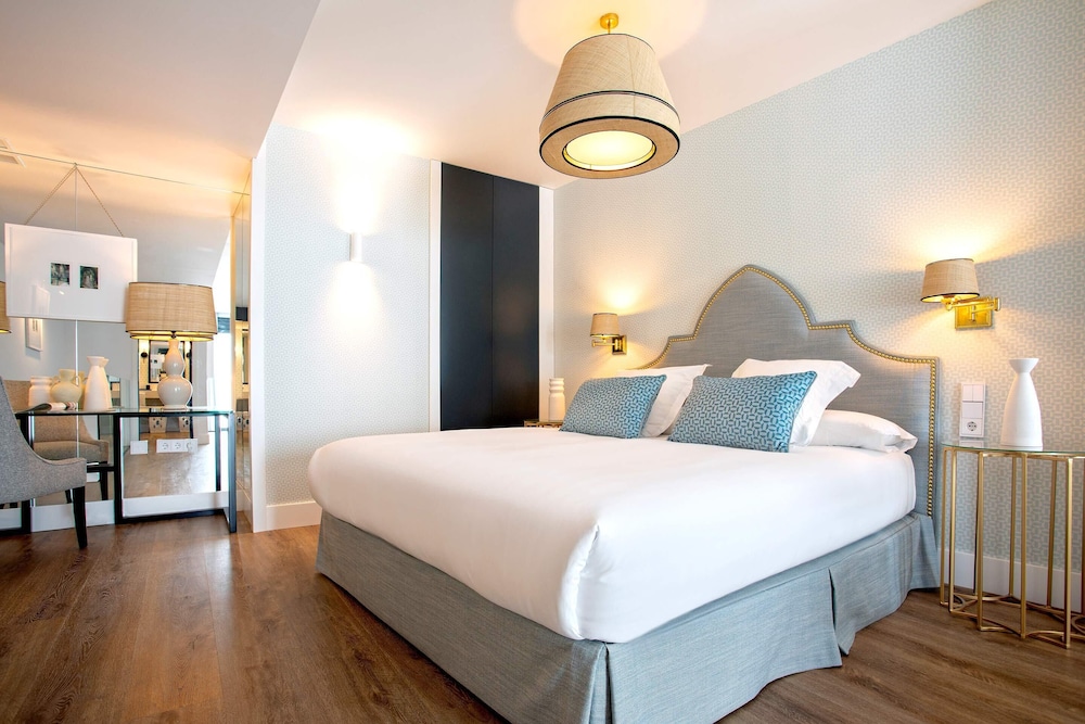 Exclusive Penthouse Near Torre del Oro Betis Xxvi