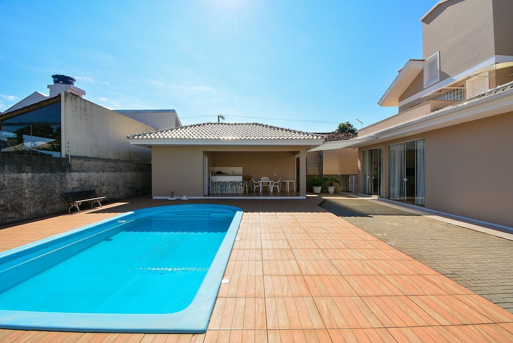 Casa com Piscina Morro das Pedras