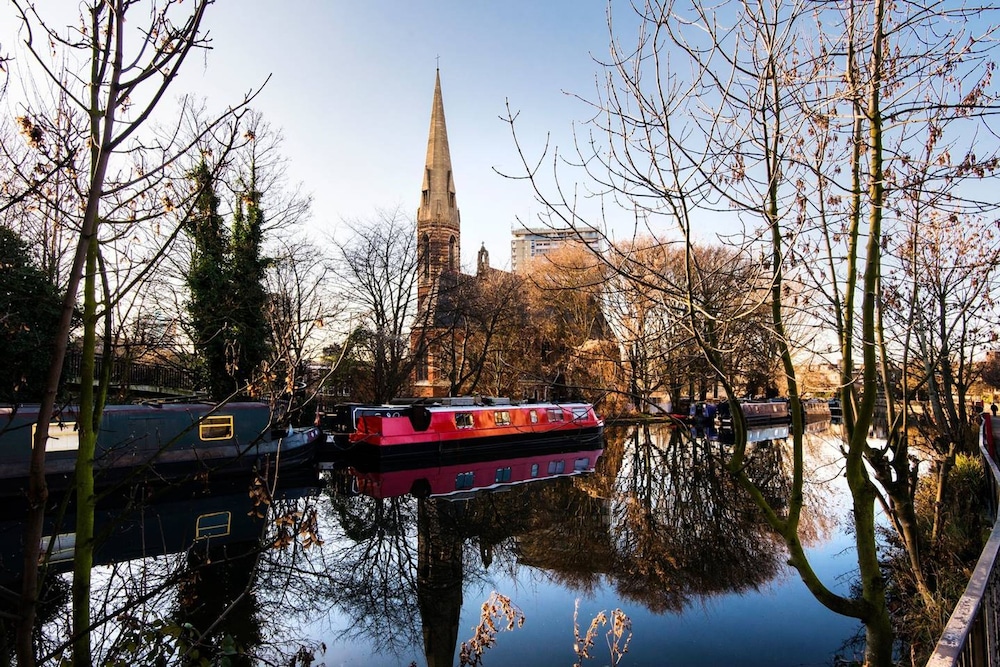 The Luxury Treehouse - One bed Little Venice - by Out of Office Lifestyle