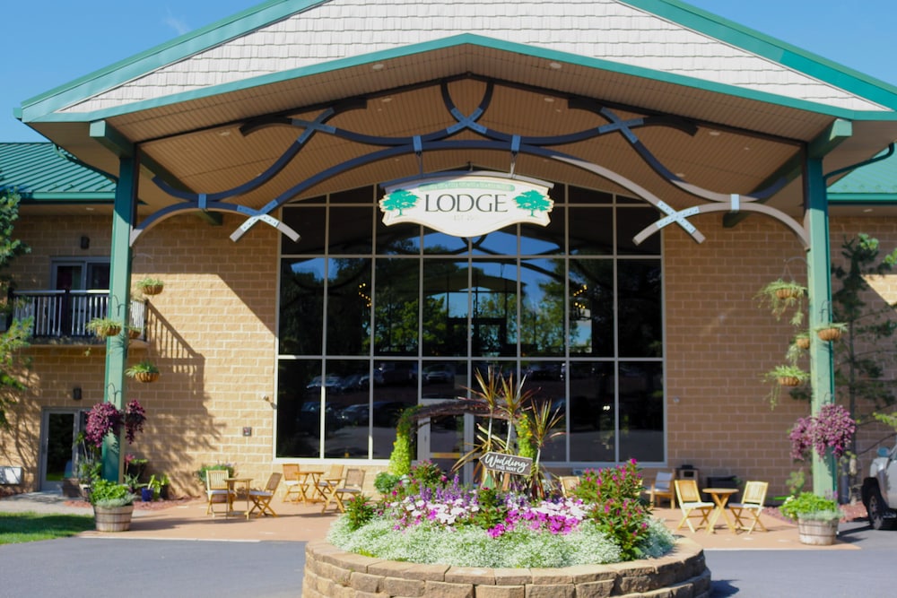 The Lodge at Woodstone Country Club