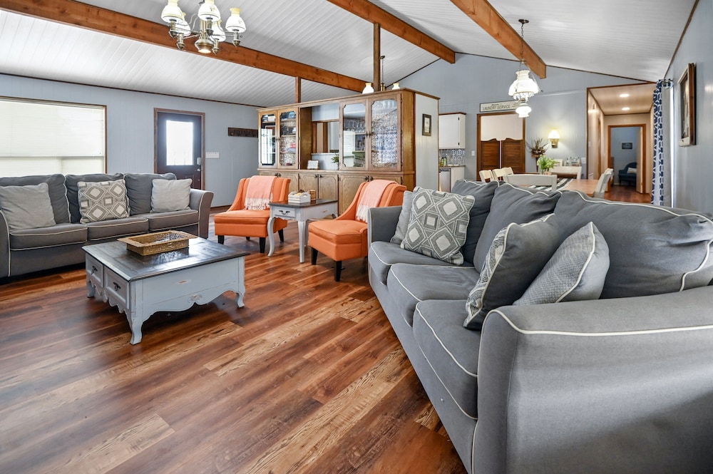 Hill Top Cottage - Dog Friendly 4 Bedroom Home by RedAwning view 2