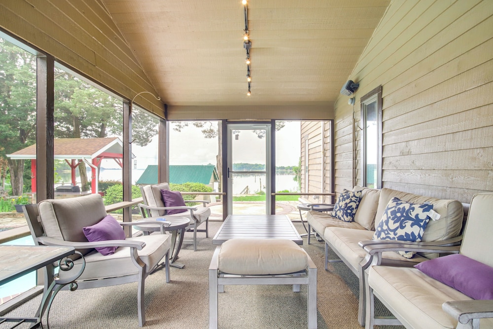 On-site Boat Dock: Queenstown Home w/ Pool & Yard!