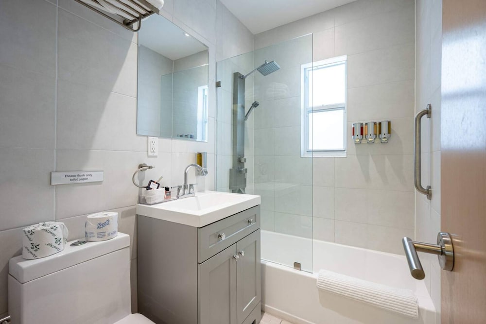 Casa Del Mar Beach Apartment Suite 1