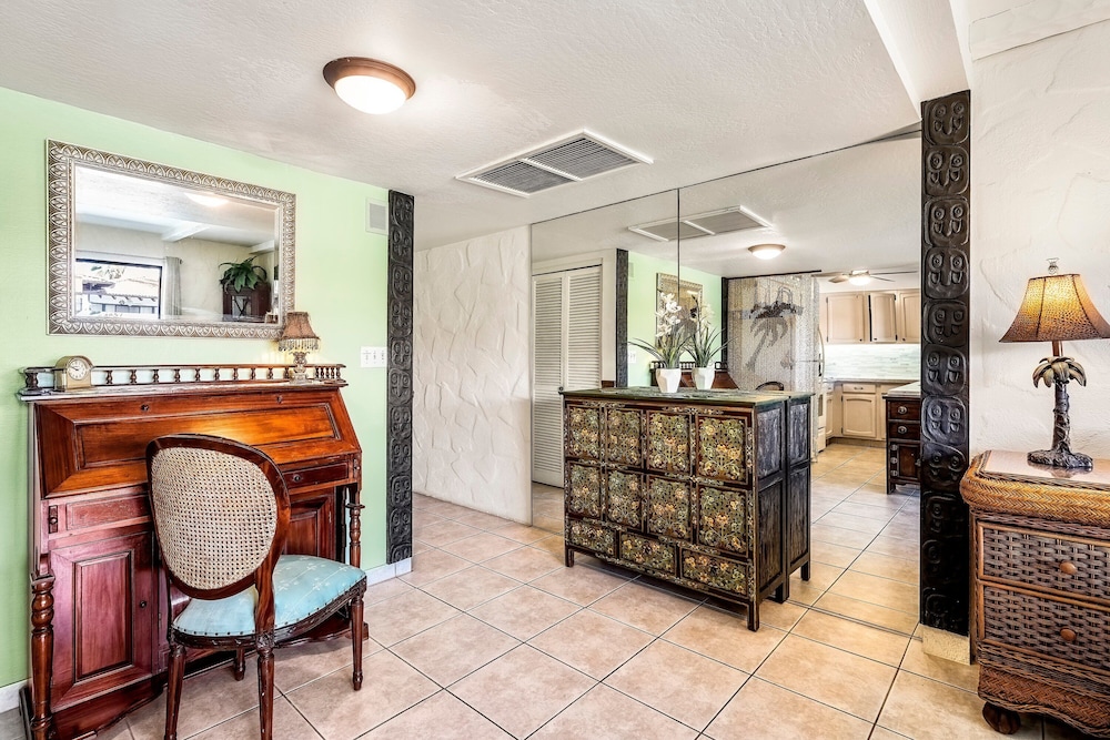 Updated Top Floor - Ocean Views - Vrkcv