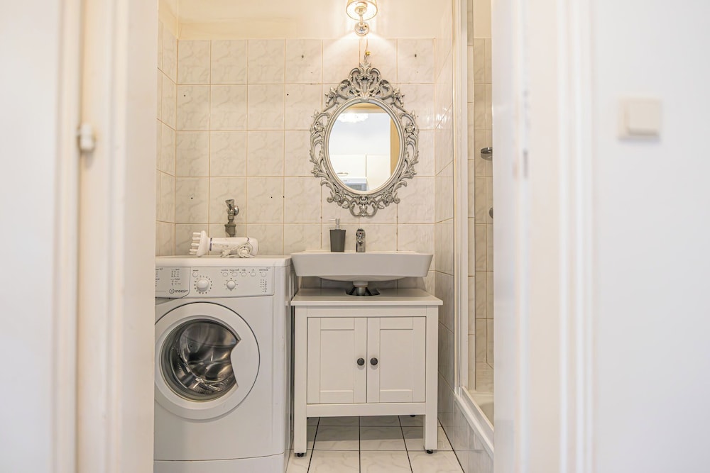 Stylish 1BR Apartment In Vienna Center
