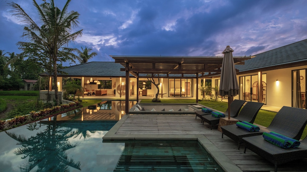 Villa Suka Sawah by Villa Finder