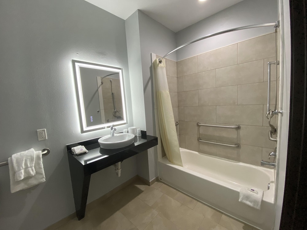 Studio 6 Suites Texas City, Tx - I-45 South - Property Image 12