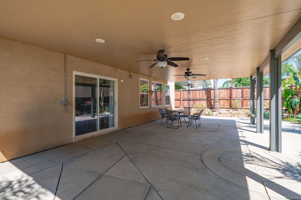 Bright Airy 5B Home Workspace Outdoor Lounge