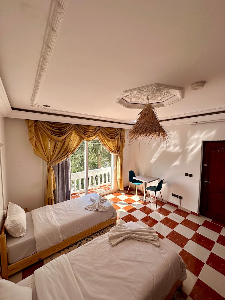 sunrise auberge