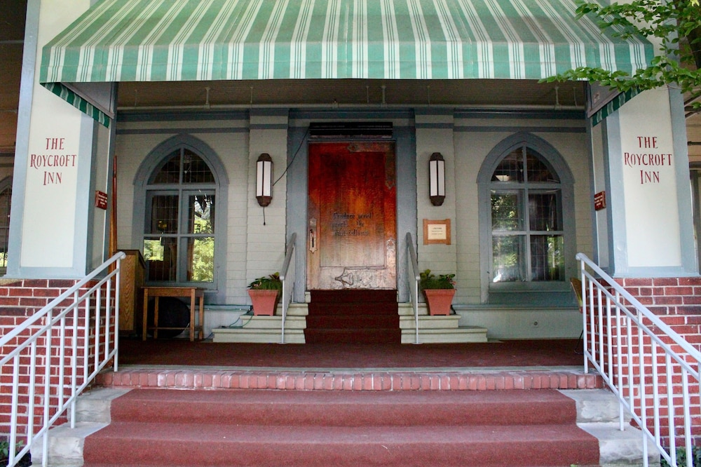 Roycroft Inn view 2