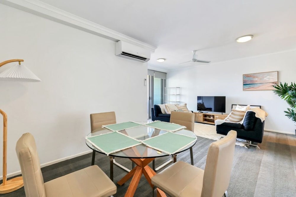 Stylish 1-bed Darwin City Stay With Balcony Views