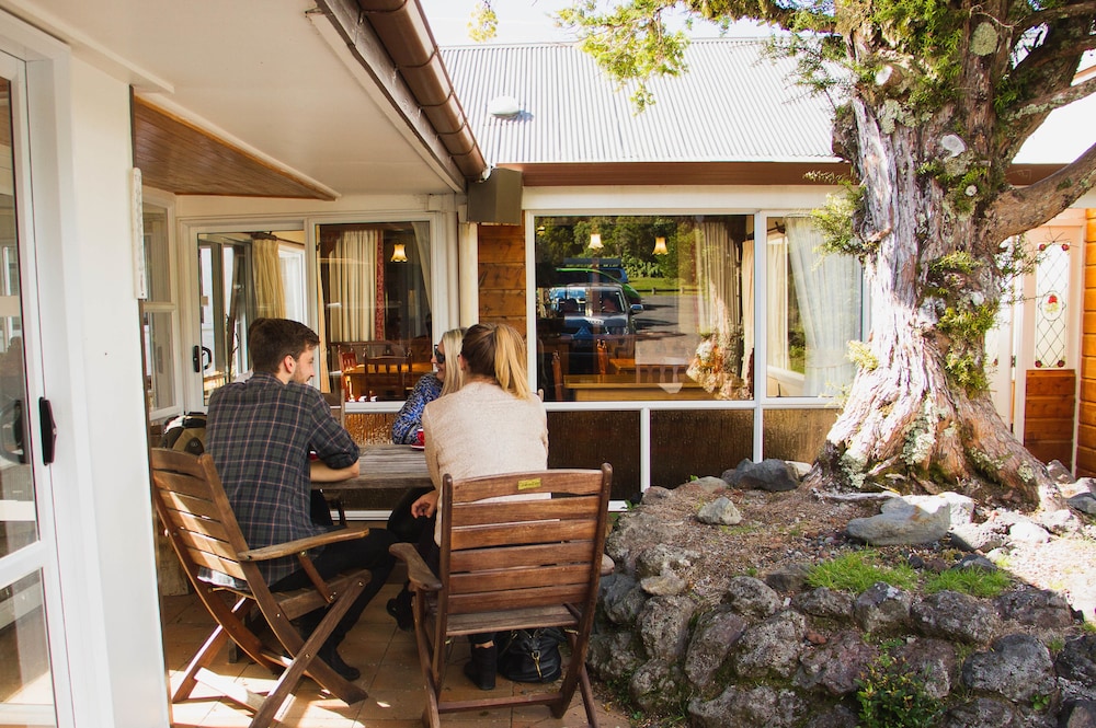 Dawson Falls Mountain Lodge